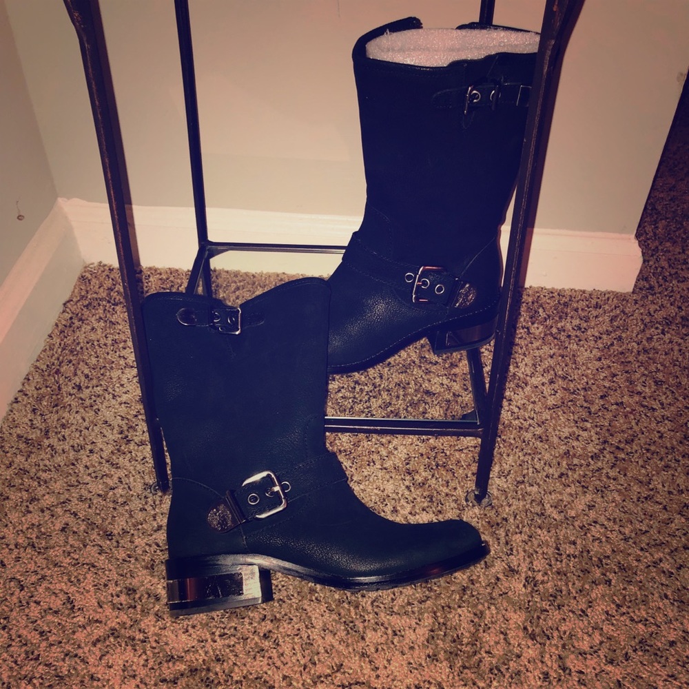 Vince Camuto Size 8 leather boots